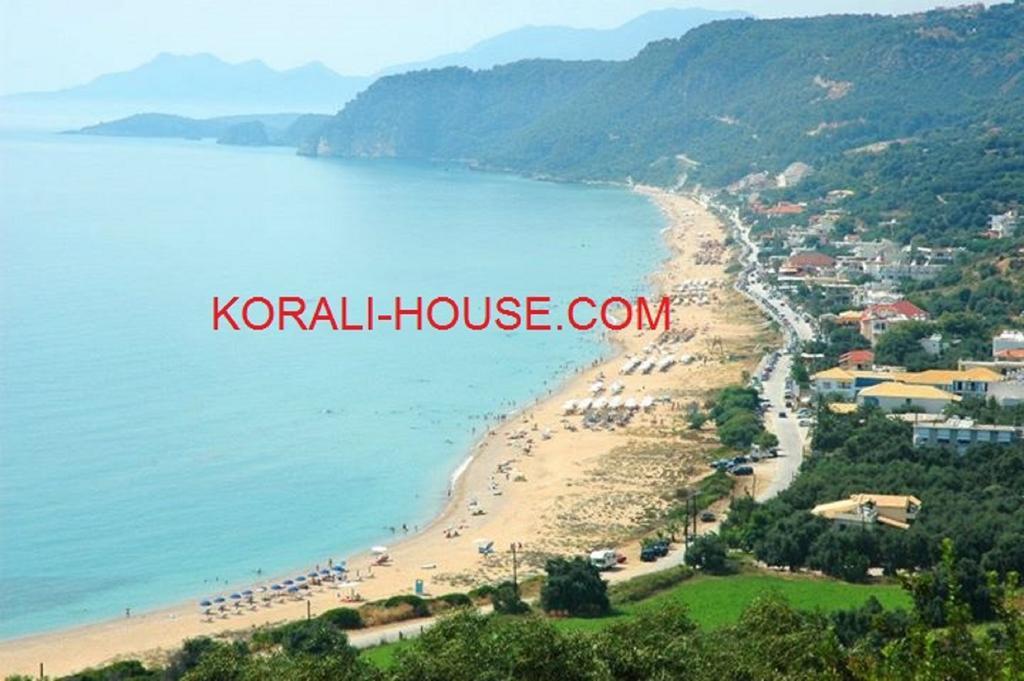 Appartamento Korali House Paralia Vrachou Esterno foto